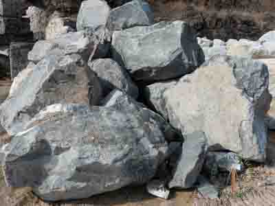 Findlinge - Basalt Felsen 40-160 - Fin-15700-01_01T - Steinbruch Huber