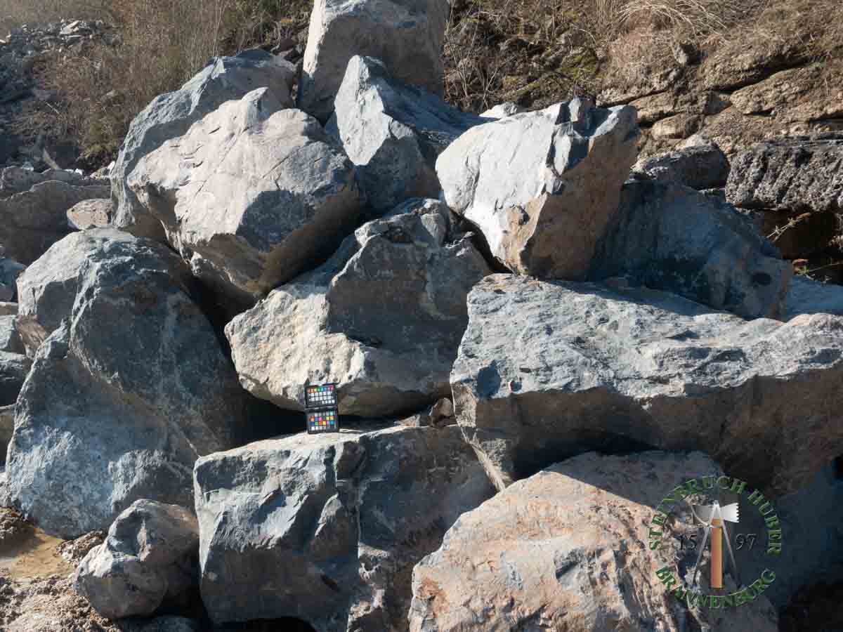 Findlinge - Basalt Felsen 40-160 - Fin-15700-01_03 - Steinbruch Huber