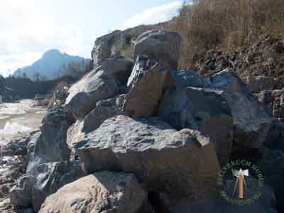 Findlinge - Basalt Felsen 40-160 - Fin-15700-01_04T - Steinbruch Huber
