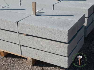 Blockstufen - BayGranit Blockstufe gesandet 100 - Bst-11062-01_01T - Steinbruch Huber
