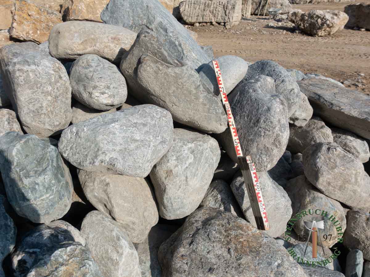 Findlinge - Gneis Findlinge 10-50 - Fin-13302-01_02 - Steinbruch Huber