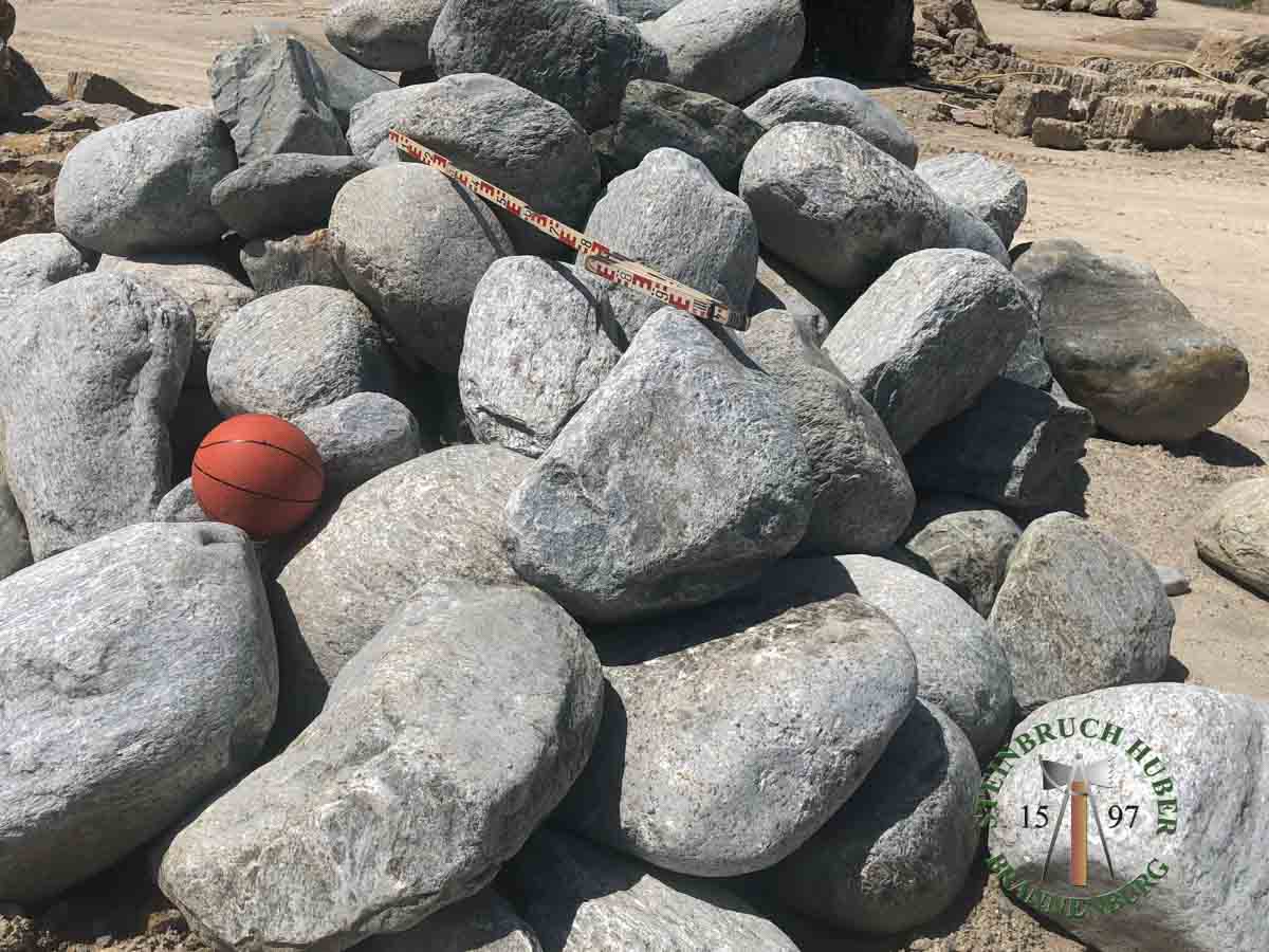 Findlinge - Gneis Findlinge 10-50 - Fin-13302-01_03 - Steinbruch Huber