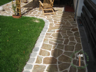 Bodenplatten - Gneis Polygonalplatten Amalfi 2-4 - Bpl-13500-01_02T - Steinbruch Huber