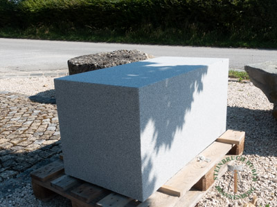 Sitzblöcke - Granit Sitzblock gesandet 50 - Sbl-11030-02_01T - Steinbruch Huber