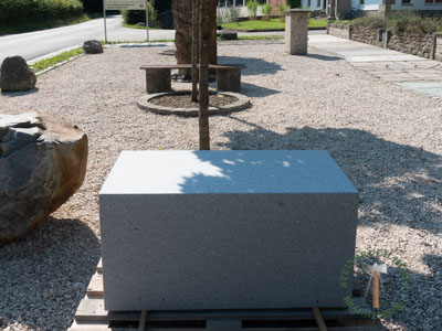 Sitzblöcke - Granit Sitzblock gesandet 50 - Sbl-11030-02_02T - Steinbruch Huber
