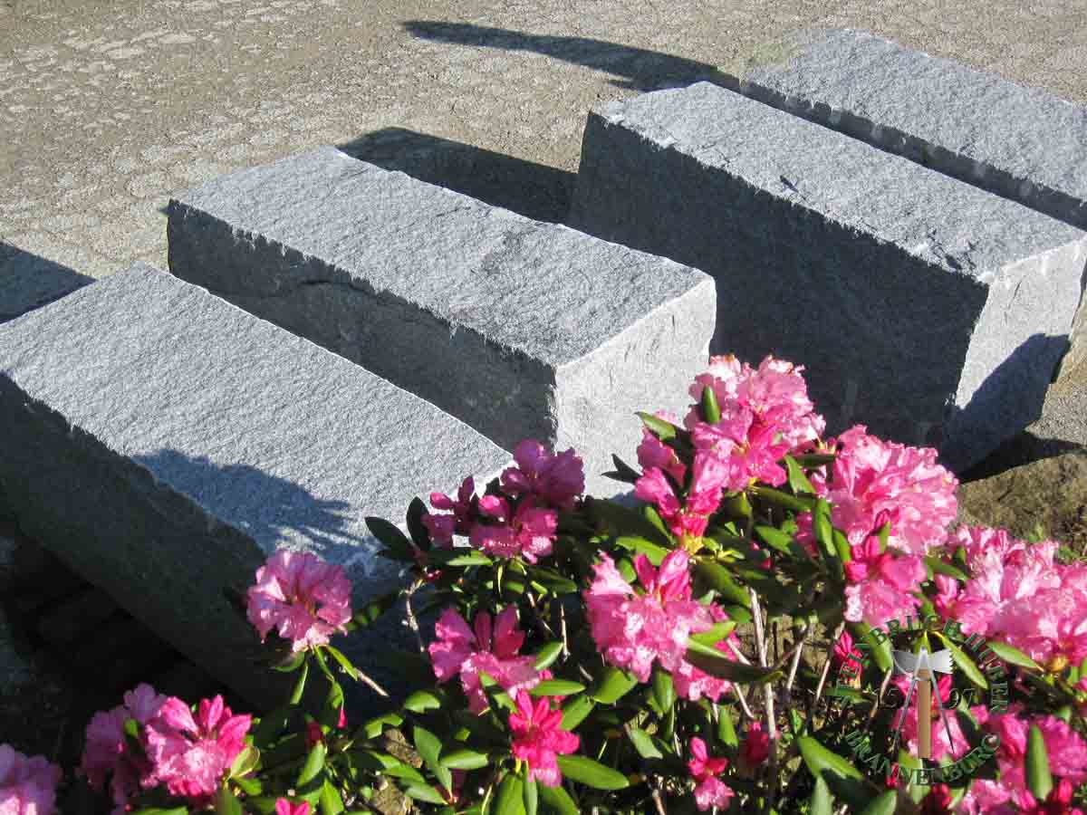 Sitzblöcke - Granit Sitzblock gespalten 50 - Sbl-11030-01_06 - Steinbruch Huber