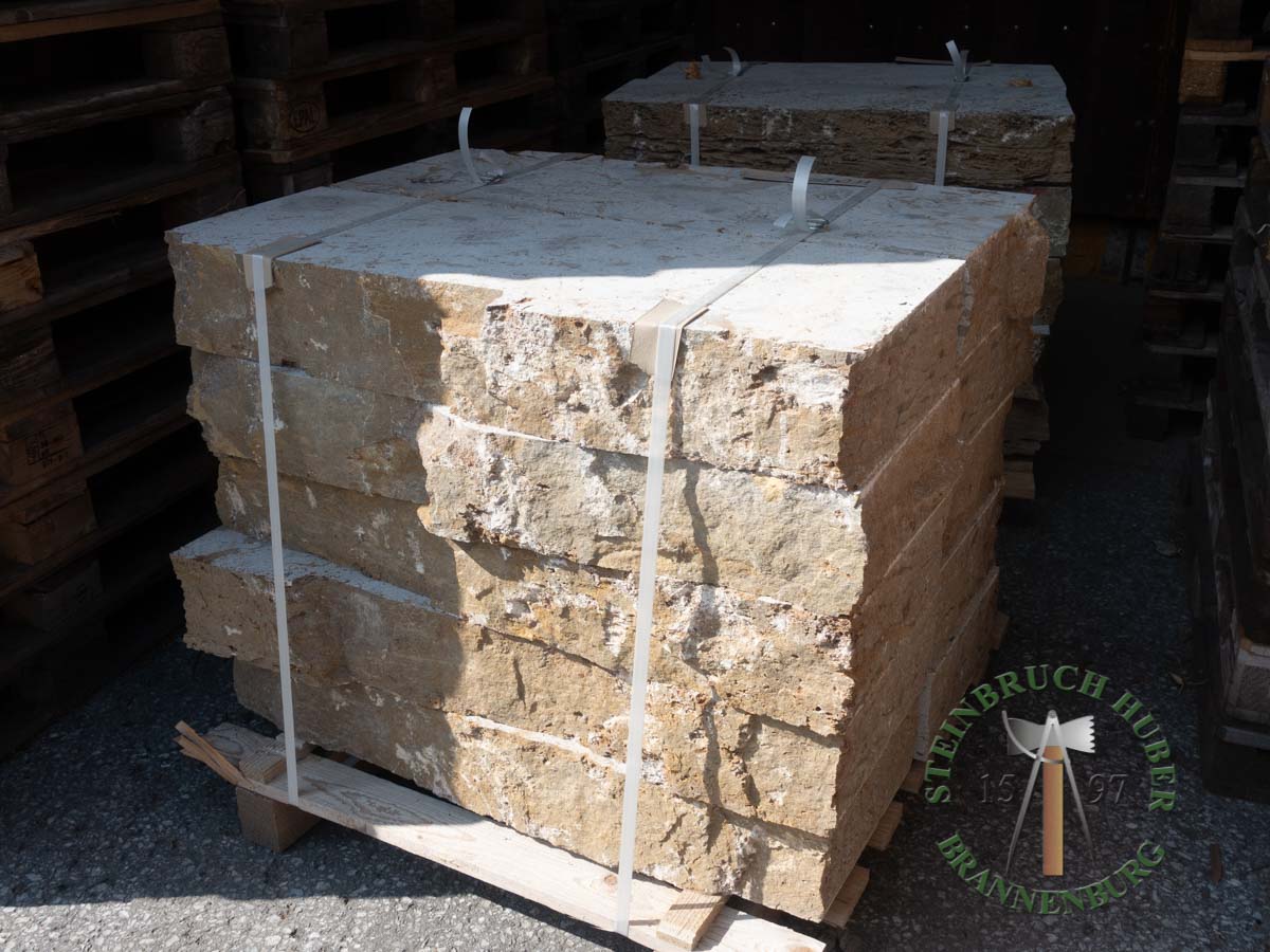 Blockstufen - Muschelkalk Blockstufe gespalten 60-120 - Bst-14801-02_01 - Steinbruch Huber