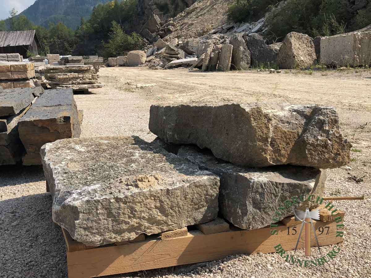 Blockstufen - Muschelkalk Blockstufe natur 80-120 - Bst-14801-01_01 - Steinbruch Huber