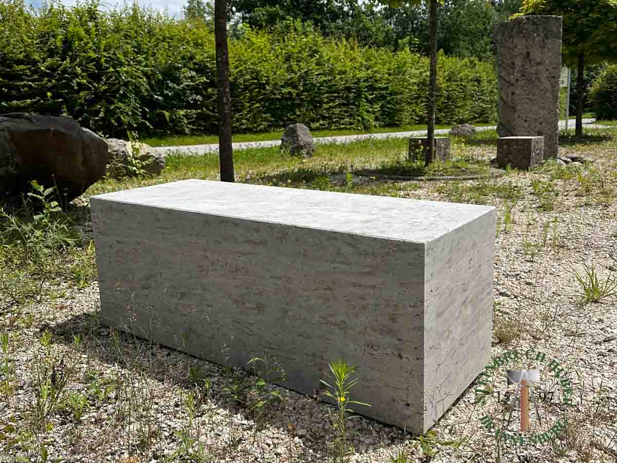 Sitzblöcke - Muschelkalk Sitzblock geschliffen 45 - Sbl-14801-06_01 - Steinbruch Huber