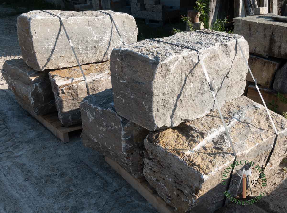 Sitzblöcke - Muschelkalk Sitzblock gespalten 50 - Sbl-14801-01_02 - Steinbruch Huber
