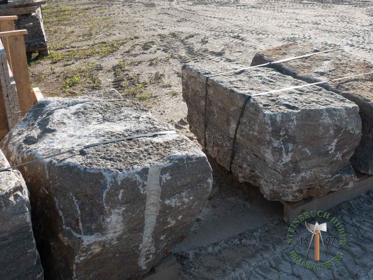Sitzblöcke - Muschelkalk Sitzblock gespalten 50 - Sbl-14801-01_04 - Steinbruch Huber
