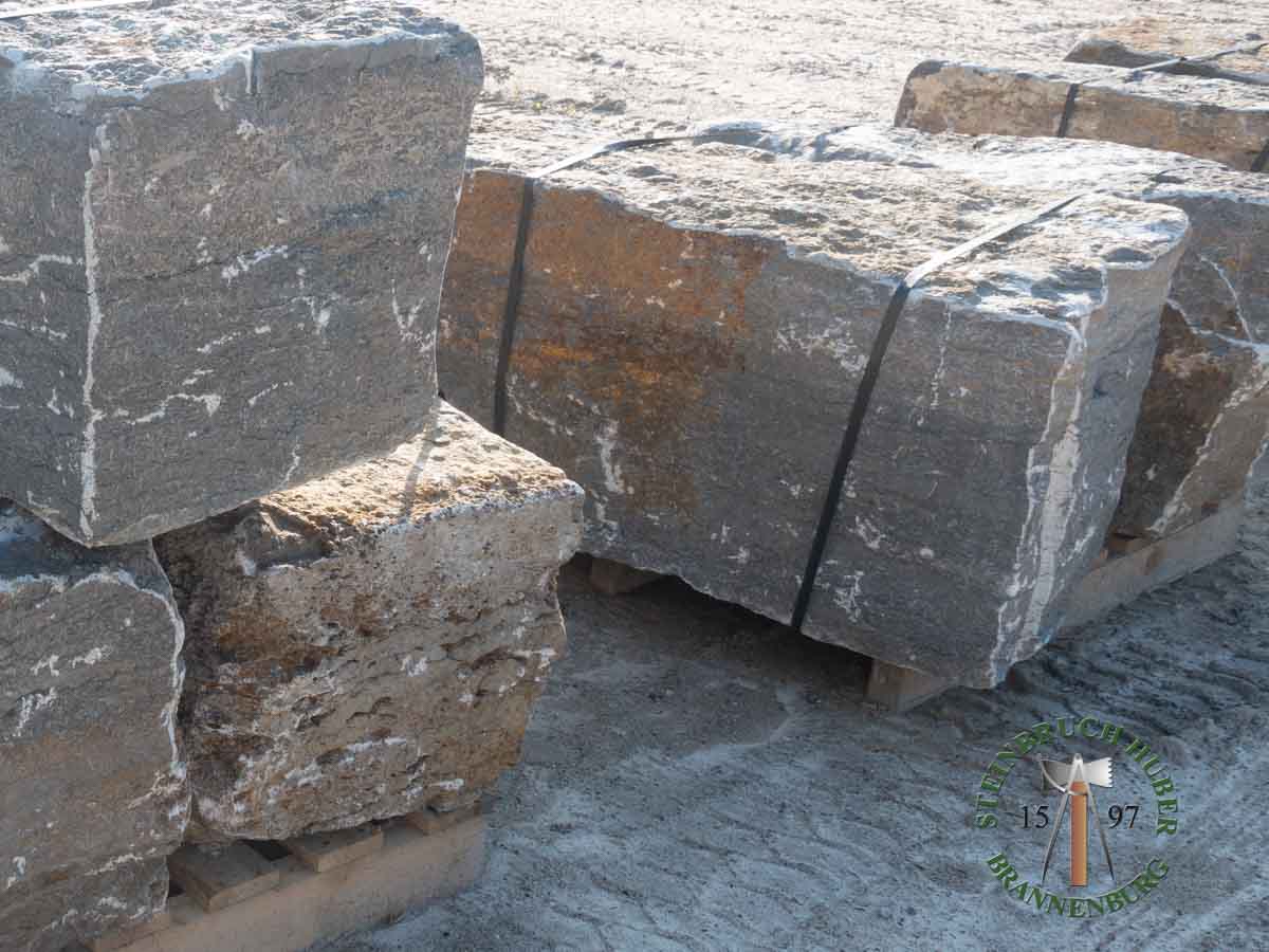 Sitzblöcke - Muschelkalk Sitzblock gespalten 50 - Sbl-14801-01_08 - Steinbruch Huber