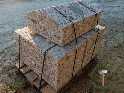 Abdeckungen - Nagelfluh Abdeckung Sattel gestockt - Abd-10000-03_03T - Steinbruch Huber