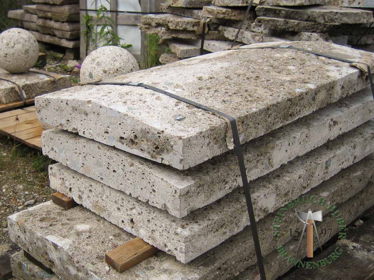 Abdeckungen - Nagelfluh Abdeckung Sattel gestockt - Abd-10000-03_04 - Steinbruch Huber