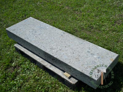 Blockstufen - Nagelfluh Blockstufe geschliffen 100 - Bst-10000-01_02T - Steinbruch Huber