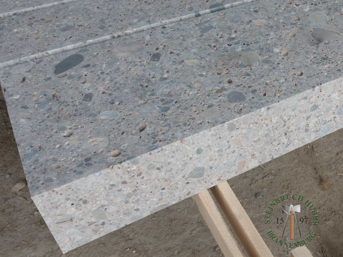 Blockstufen - Nagelfluh Blockstufe geschliffen 60-180 - Bst-10000-01_01 - Steinbruch Huber