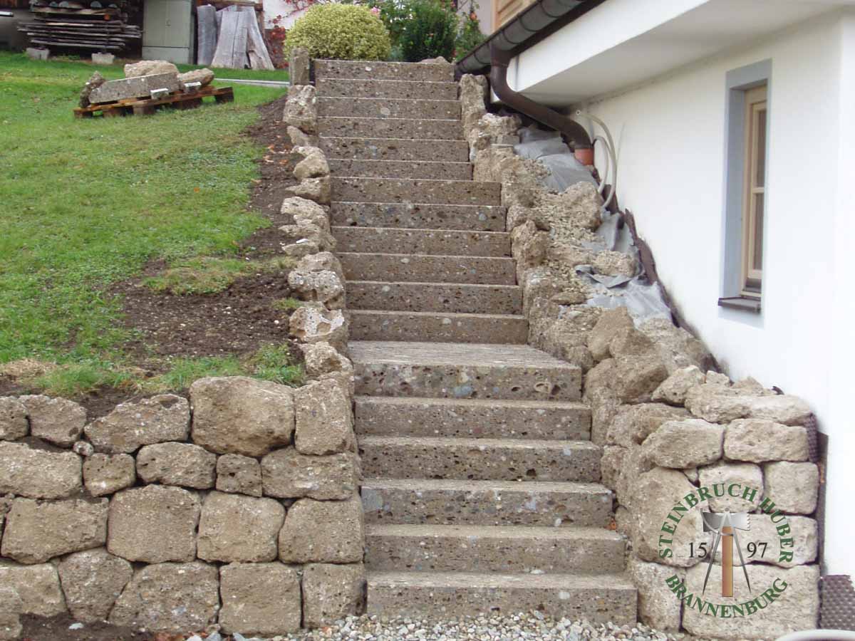 Blockstufen - Nagelfluh Blockstufe geschliffen 60-180 - Bst-10000-01_03 - Steinbruch Huber