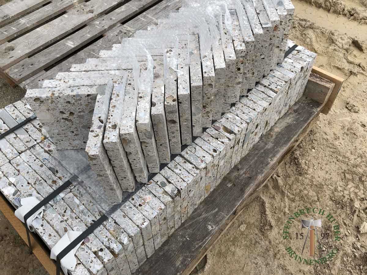 Fassadenplatten - Nagelfluh Fassadenplatten geschliffen 4 - Fas-10000-04_05 - Steinbruch Huber