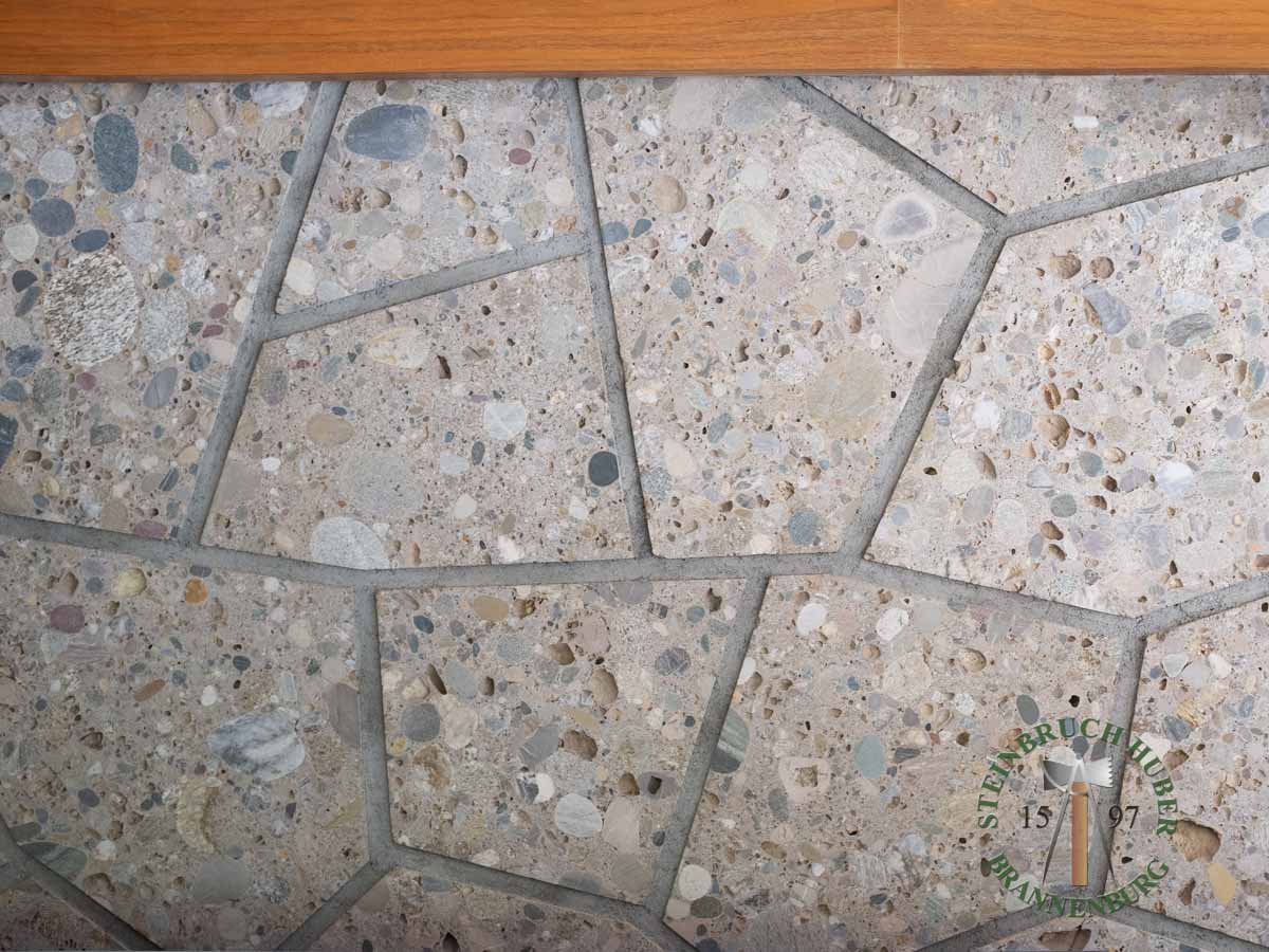 Fassadenplatten - Nagelfluh Fassadenplatten geschliffen 4 - Fas-10000-04_07 - Steinbruch Huber