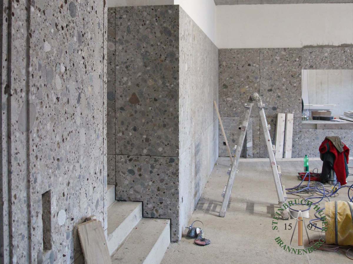 Fassadenplatten - Nagelfluh Fassadenplatten geschliffen 4 - Fas-10000-04_08 - Steinbruch Huber