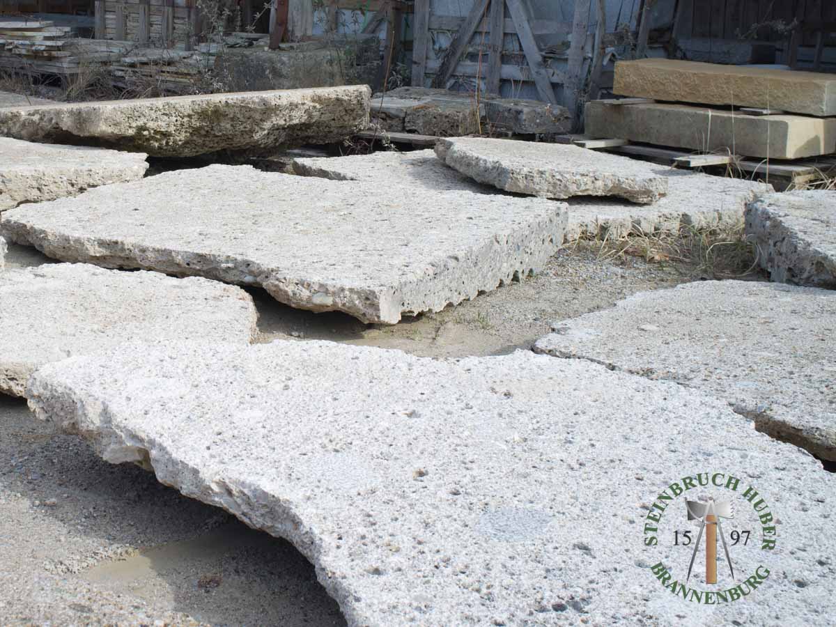 Bodenplatten - Nagelfluh Krustenplatten gestockt - Bpl-10000-99_08 - Steinbruch Huber