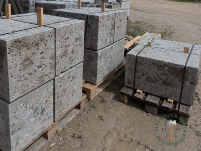 Sitzblöcke - Nagelfluh Sitzblock geschliffen 50 - Sbl-10000-02_08T - Steinbruch Huber