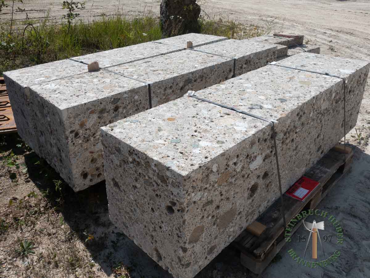 Sitzblöcke - Nagelfluh Sitzblock gestockt 50 - Sbl-10000-03_05 - Steinbruch Huber