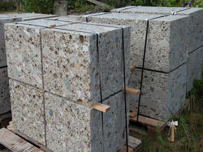 Sitzblöcke - Nagelfluh Sitzblock gestockt 50 - Sbl-10000-03_06T - Steinbruch Huber