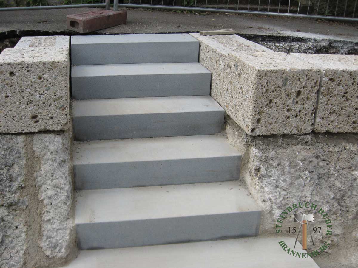 Sitzblöcke - Nagelfluh Sitzblock gestockt 50 - Sbl-10000-03_07 - Steinbruch Huber