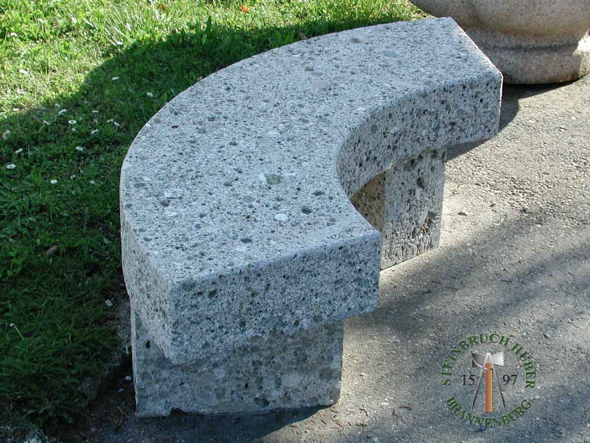 Steinbänke - Nagelfluh Steinbank Chiemsee - Sbk-10000-02_03 - Steinbruch Huber