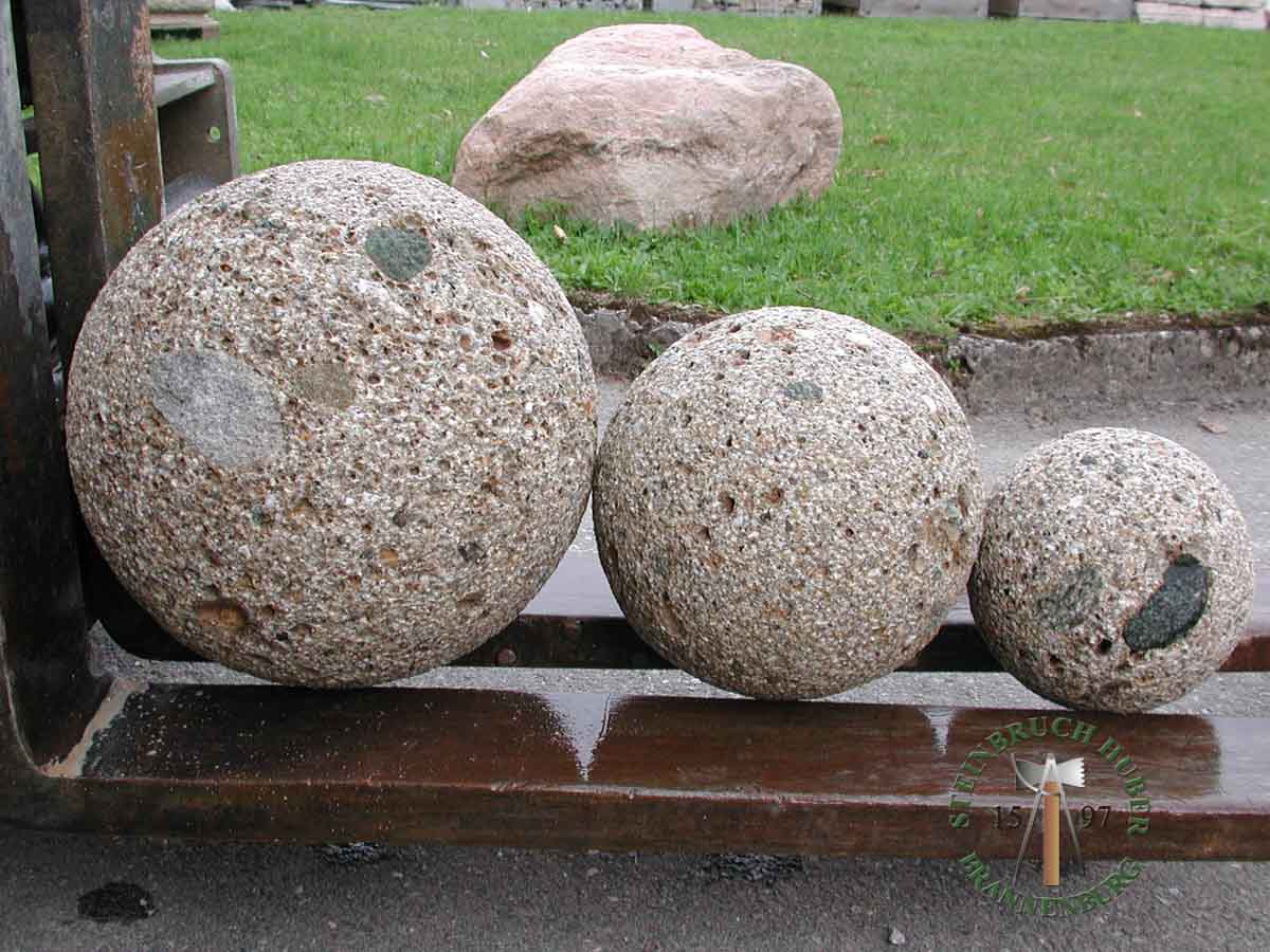 Steinobjekte - Nagelfluh Steinkugel 20 - Sob-10000-02_02 - Steinbruch Huber