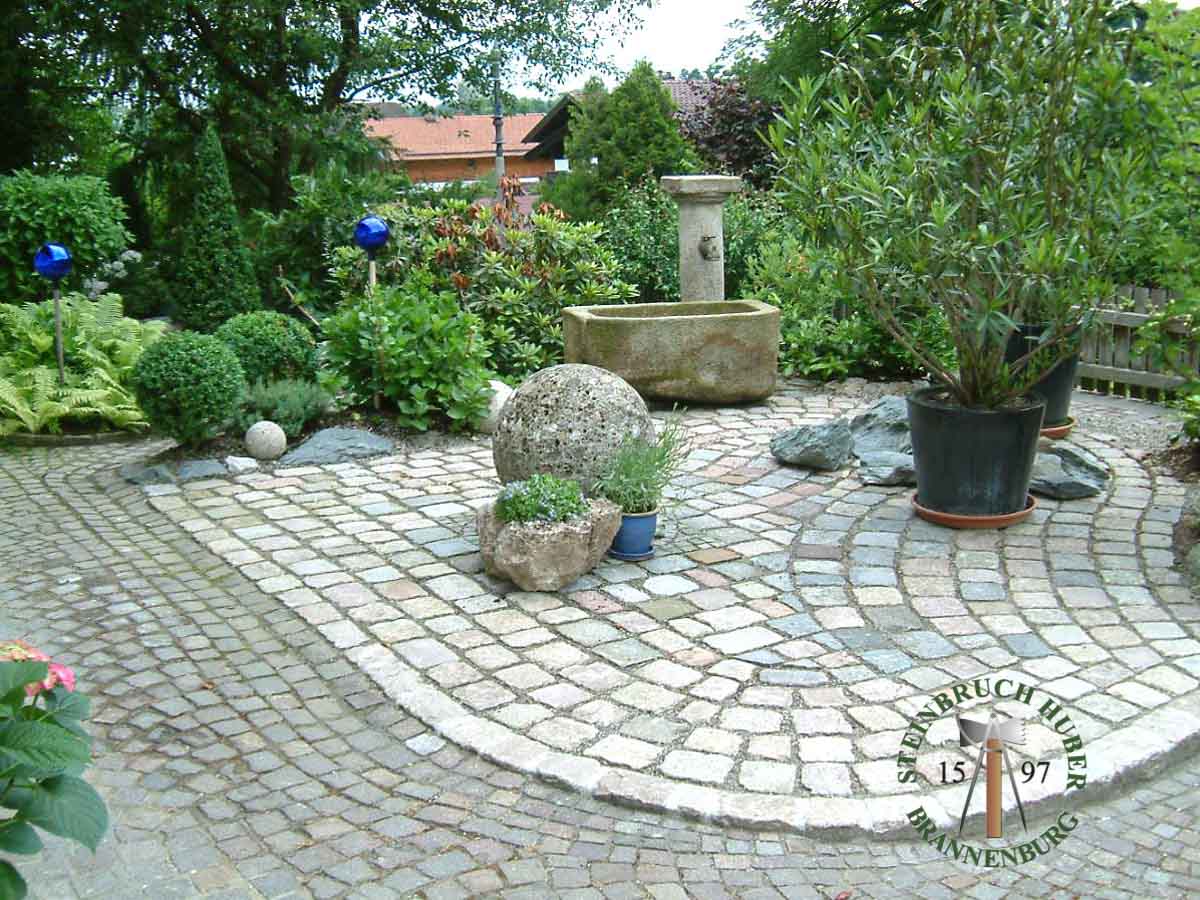 Steinobjekte - Nagelfluh Steinkugel 60 - Sob-10000-06_01 - Steinbruch Huber