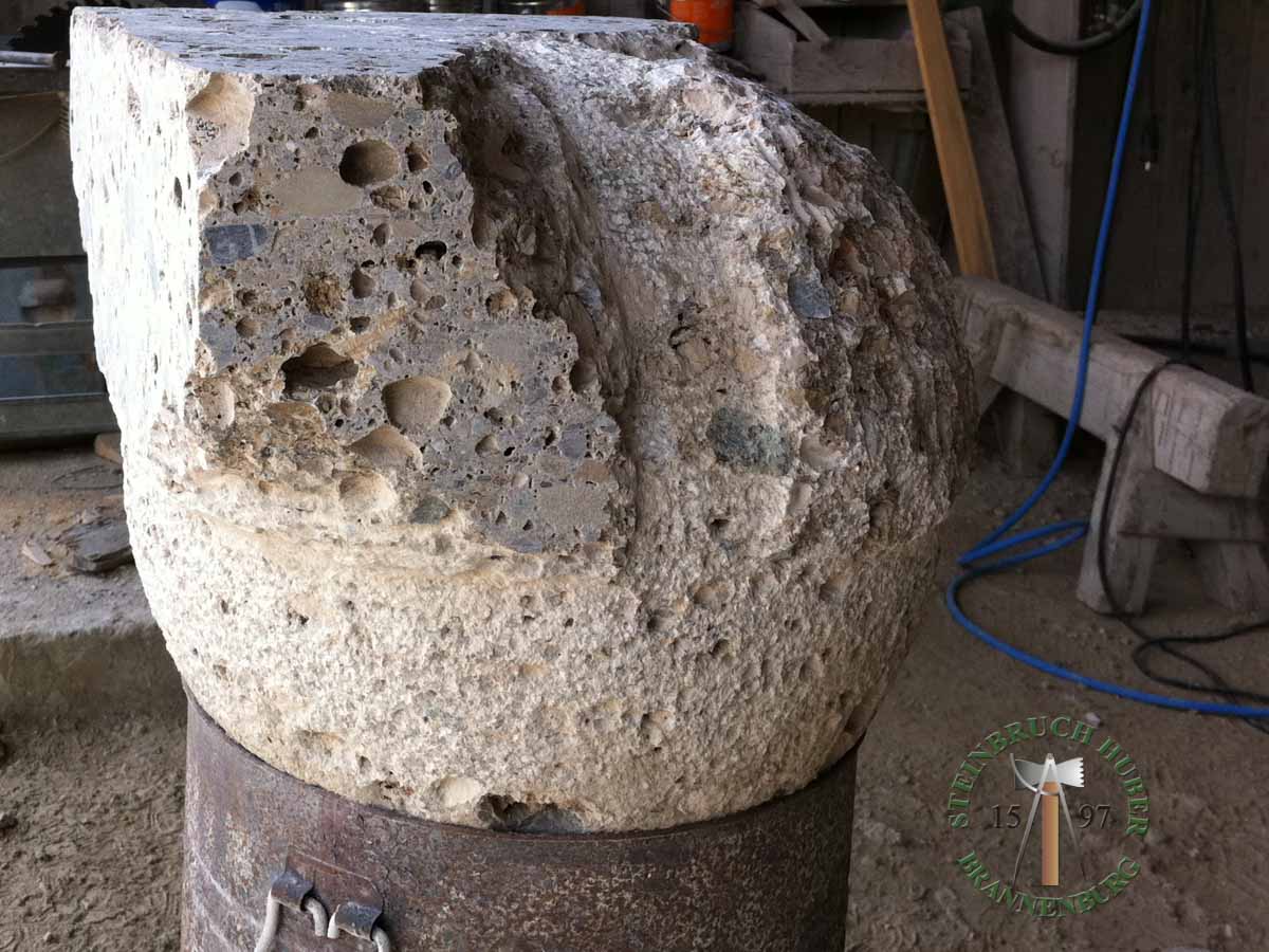 Steinobjekte - Nagelfluh Steinkugel 60 - Sob-10000-06_03 - Steinbruch Huber